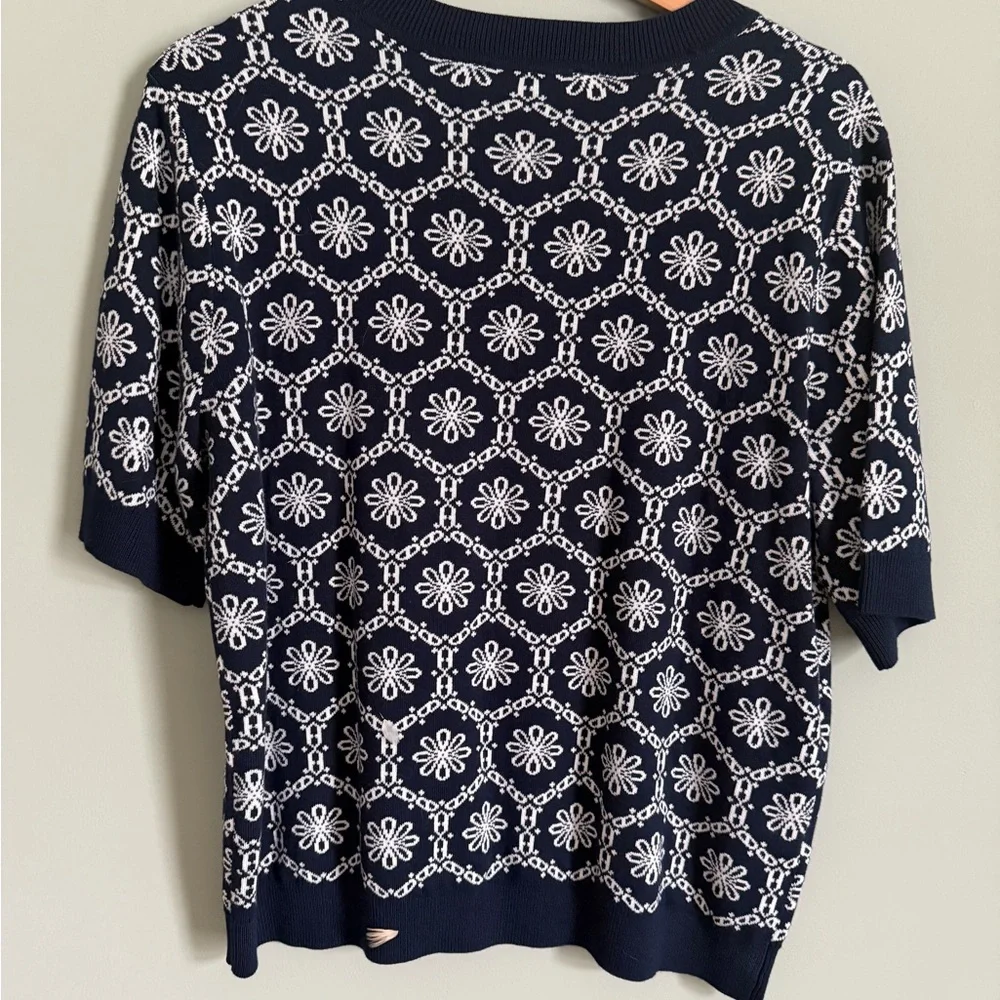 LOFT Navy and White Floral Pattern Knit Top - Picture 2 of 3